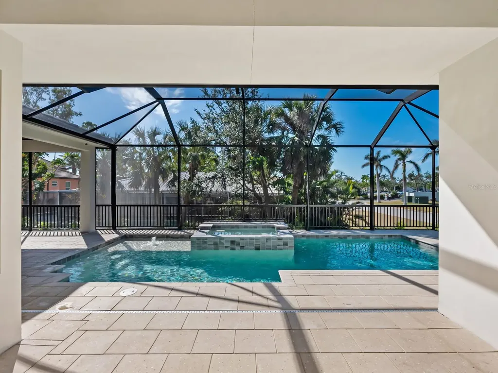 482 E Royal Flamingo Drive Sarasota FL 34236