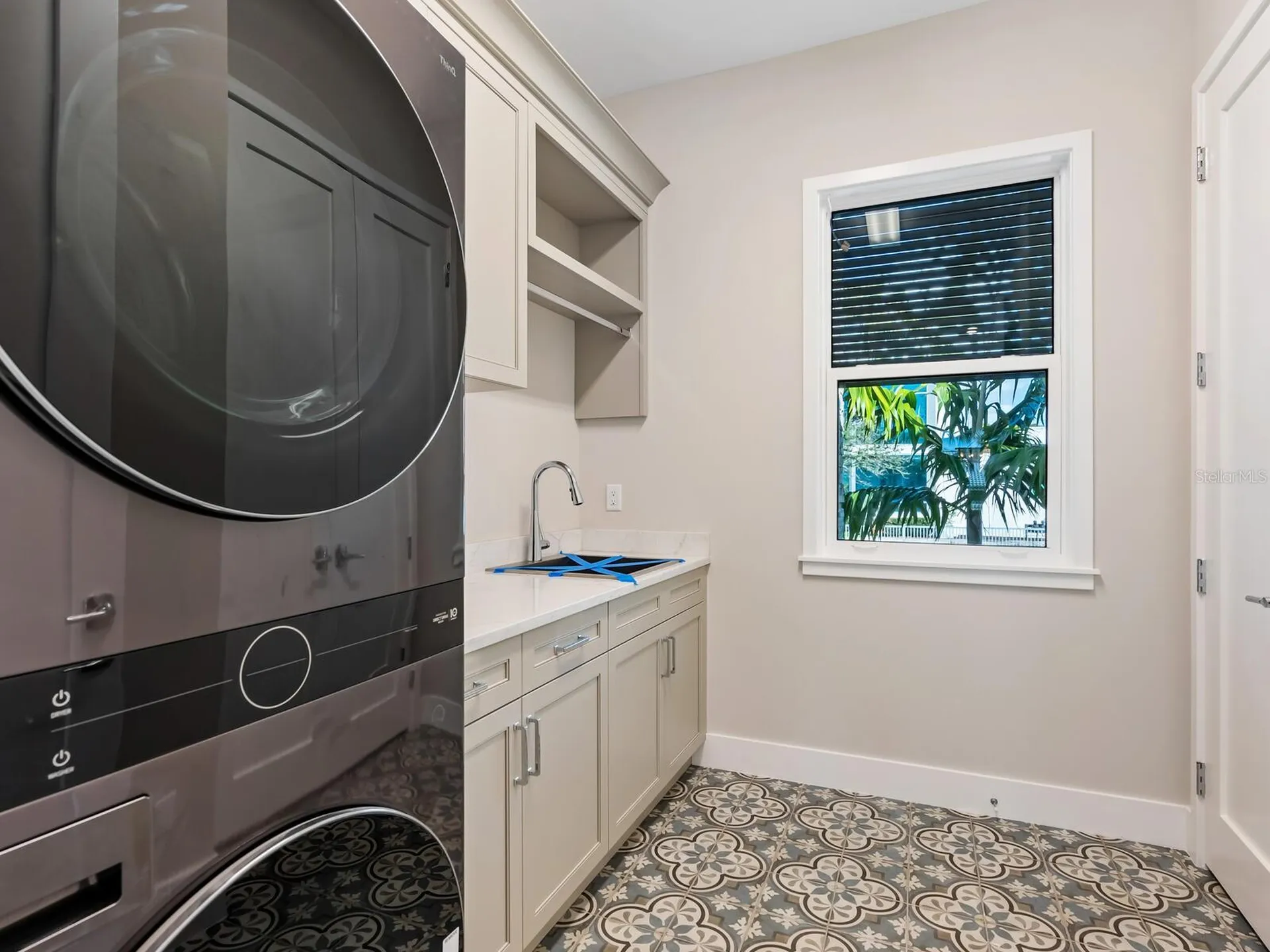 482 E Royal Flamingo Drive Sarasota FL 34236
