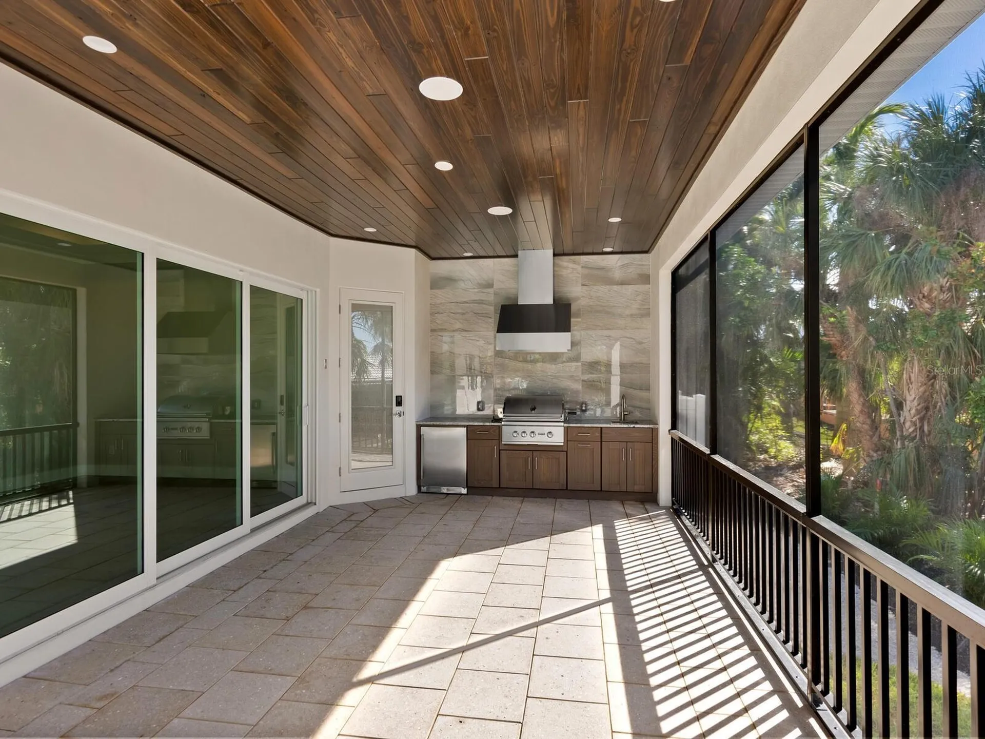 482 E Royal Flamingo Drive Sarasota FL 34236