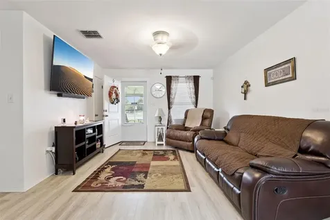 40522 W 5th Avenue Umatilla FL 32784