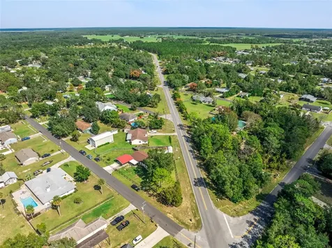 40522 W 5th Avenue Umatilla FL 32784