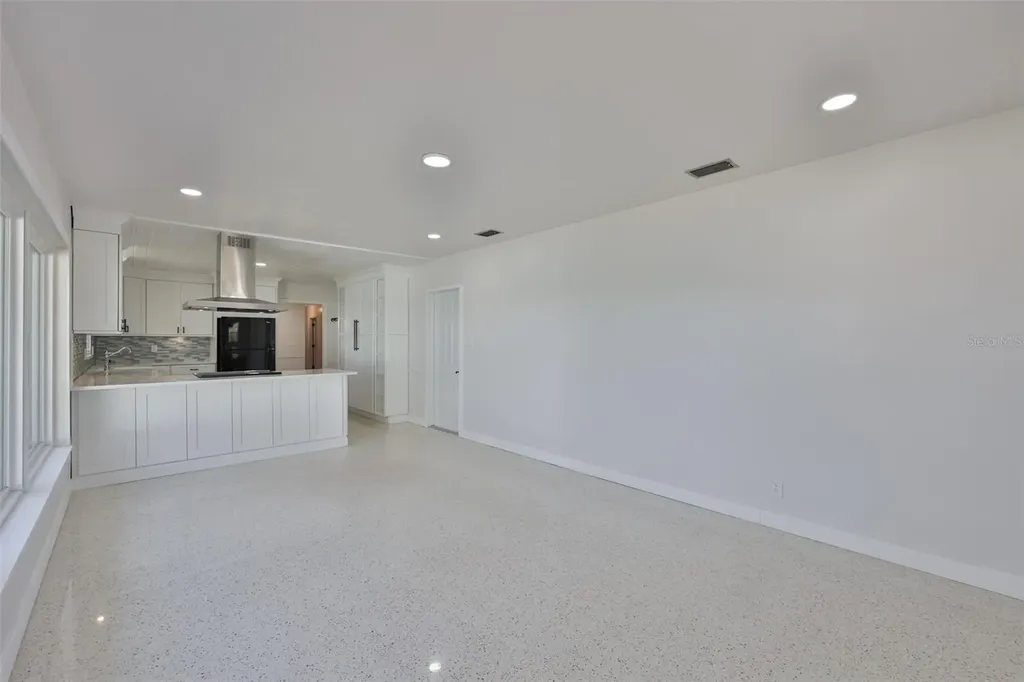 14028 Blackjack Road Dover FL 33527