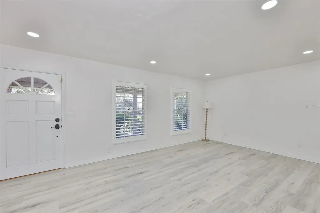 14028 Blackjack Road Dover FL 33527