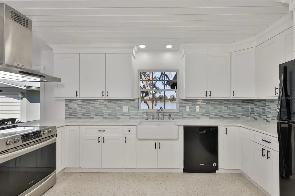 14028 Blackjack Road Dover FL 33527