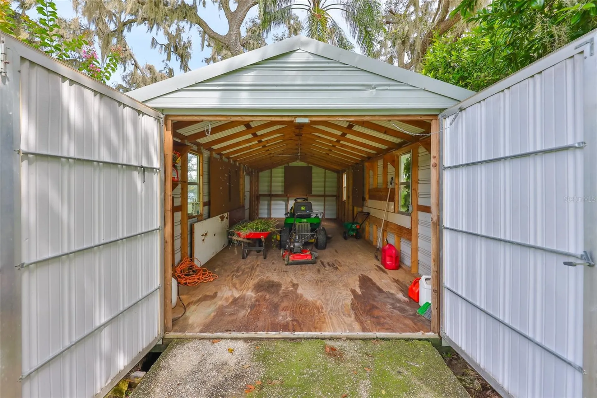 14028 Blackjack Road Dover FL 33527
