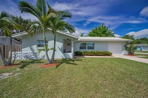 9962 111th Street Seminole FL 33772
