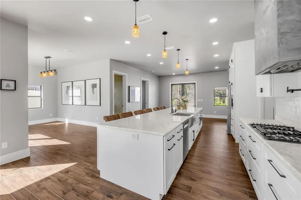1707 N Peninsula Avenue New Smyrna Beach FL 32169