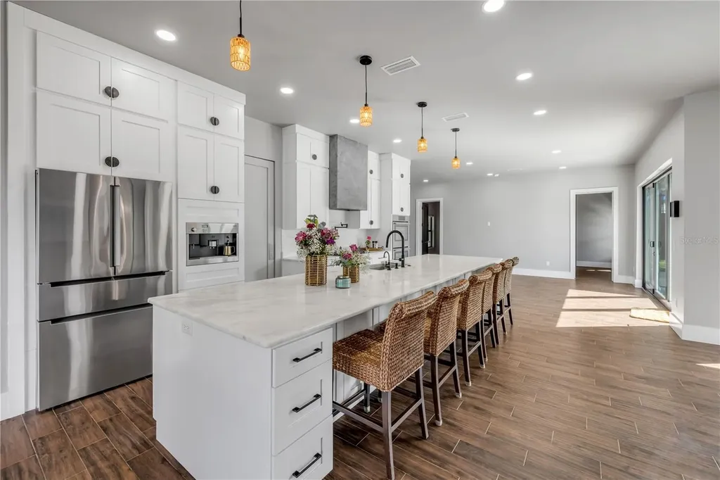 1707 N Peninsula Avenue New Smyrna Beach FL 32169