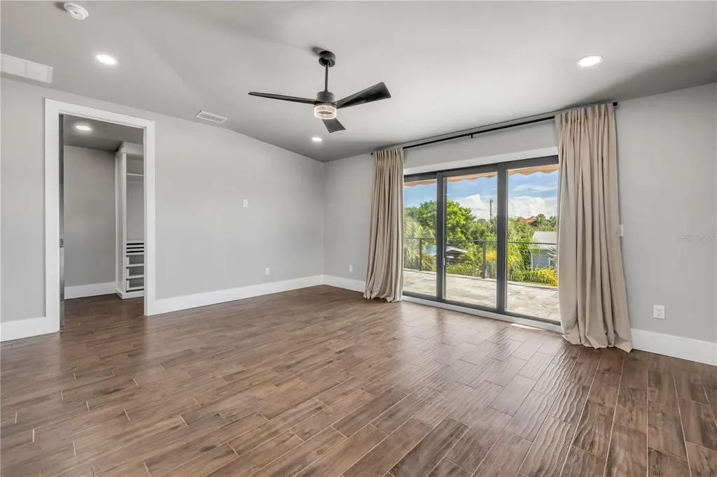 1707 N Peninsula Avenue New Smyrna Beach FL 32169