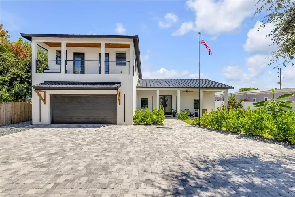 1707 N Peninsula Avenue New Smyrna Beach FL 32169