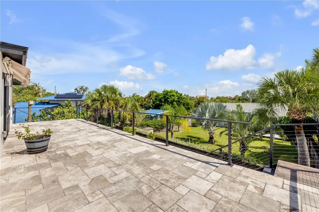 1707 N Peninsula Avenue New Smyrna Beach FL 32169