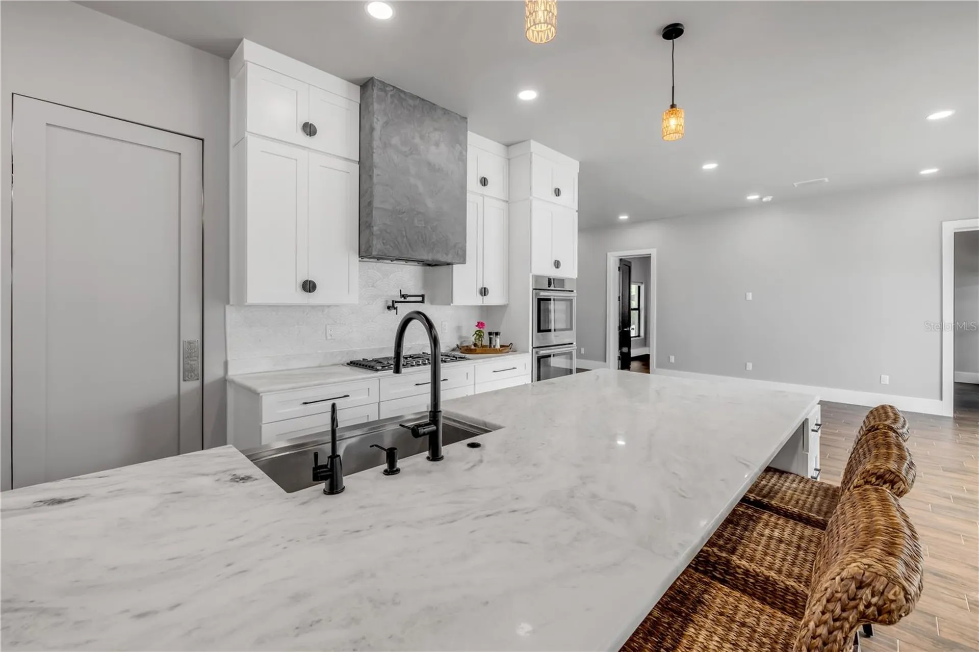 1707 N Peninsula Avenue New Smyrna Beach FL 32169