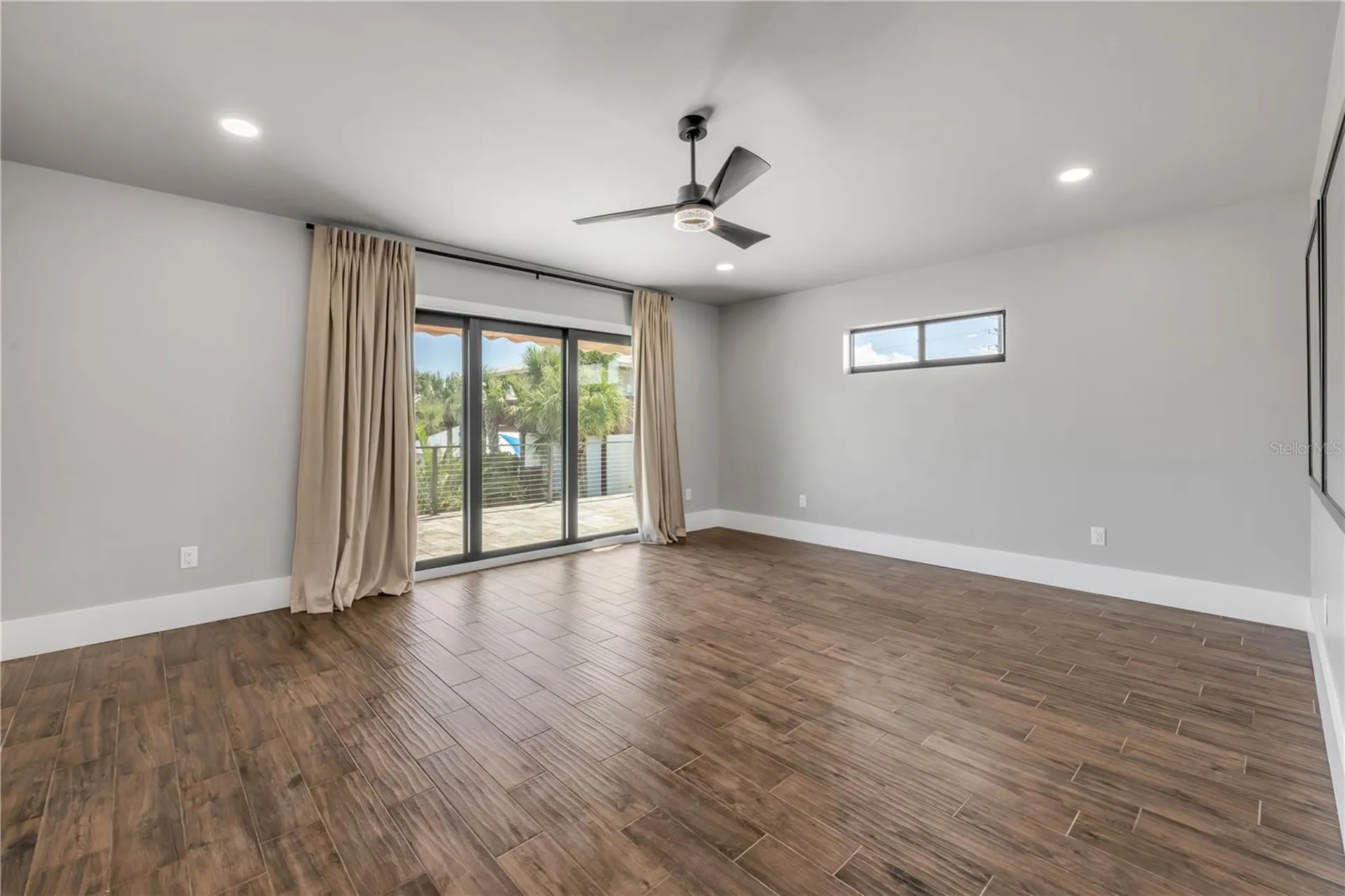 1707 N Peninsula Avenue New Smyrna Beach FL 32169