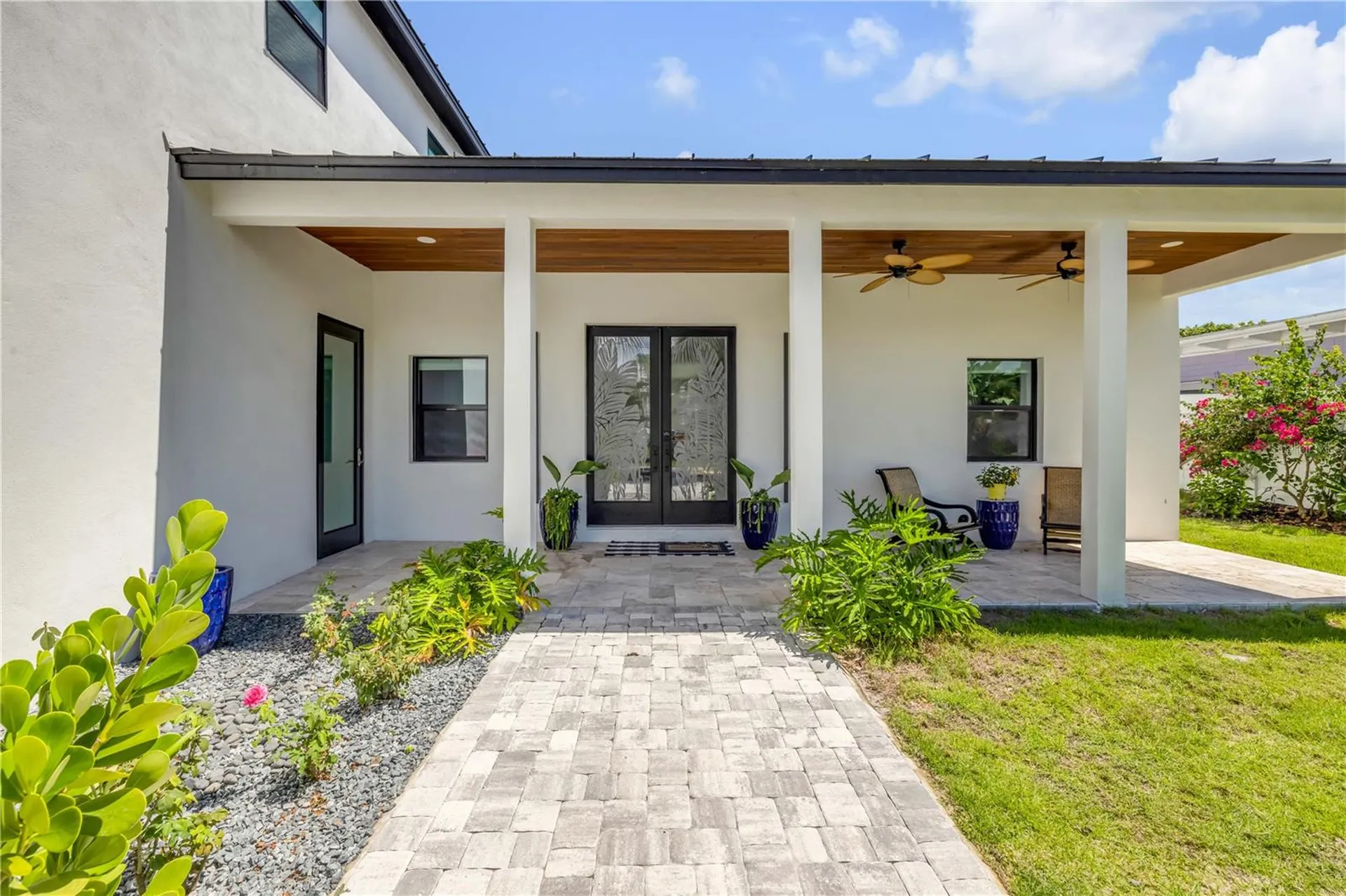 1707 N Peninsula Avenue New Smyrna Beach FL 32169