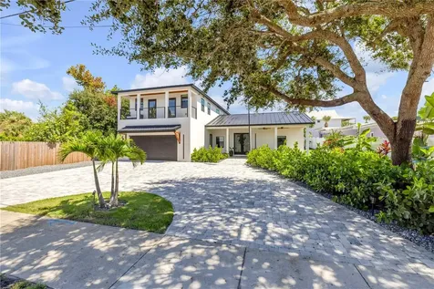 1707 N Peninsula Avenue New Smyrna Beach FL 32169