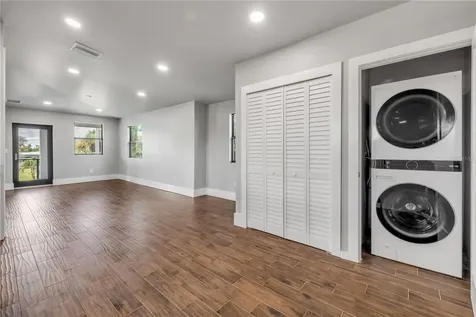 1707 N Peninsula Avenue New Smyrna Beach FL 32169