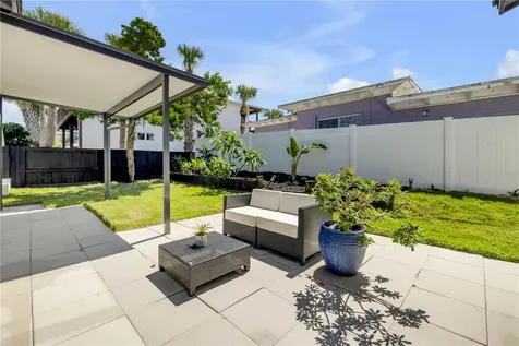 1707 N Peninsula Avenue New Smyrna Beach FL 32169
