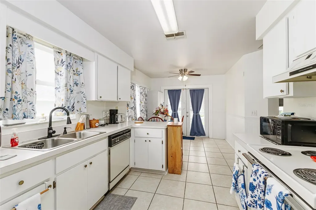 1836 Prairie Dunes Circle N Lakeland FL 33810
