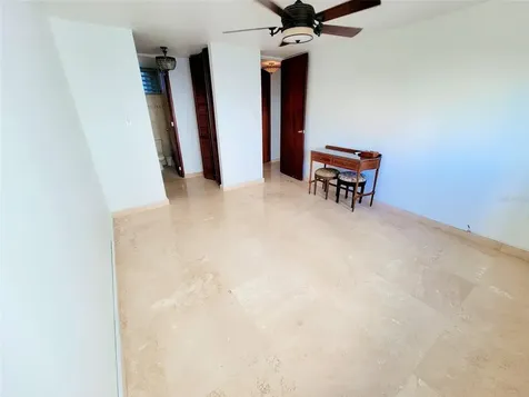 76 Cond Kings Court San Juan PR 00911