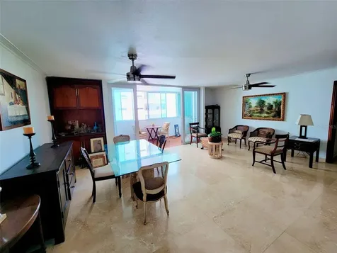 76 Cond Kings Court San Juan PR 00911