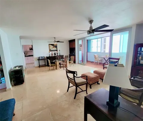 76 Cond Kings Court San Juan PR 00911