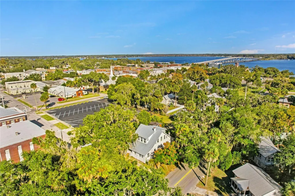 221 S 5th Street Palatka FL 32177