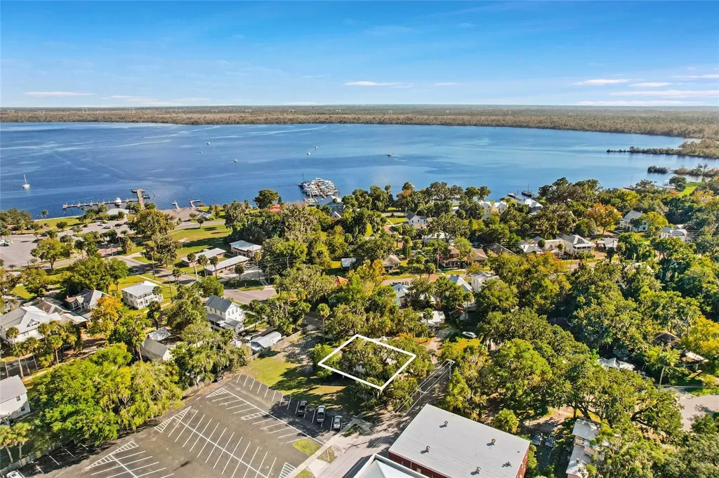 221 S 5th Street Palatka FL 32177