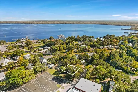 221 S 5th Street Palatka FL 32177