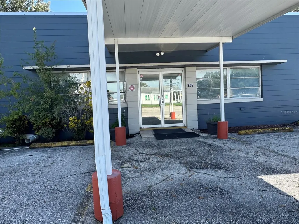 205 N Scenic Highway Frostproof FL 33843