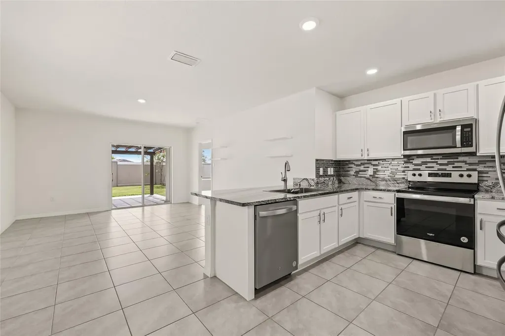 31276 Penny Surf Loop Wesley Chapel FL 33545