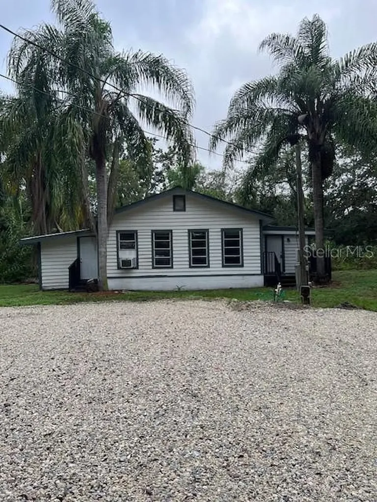 1537 Poe Road Lake Wales FL 33898