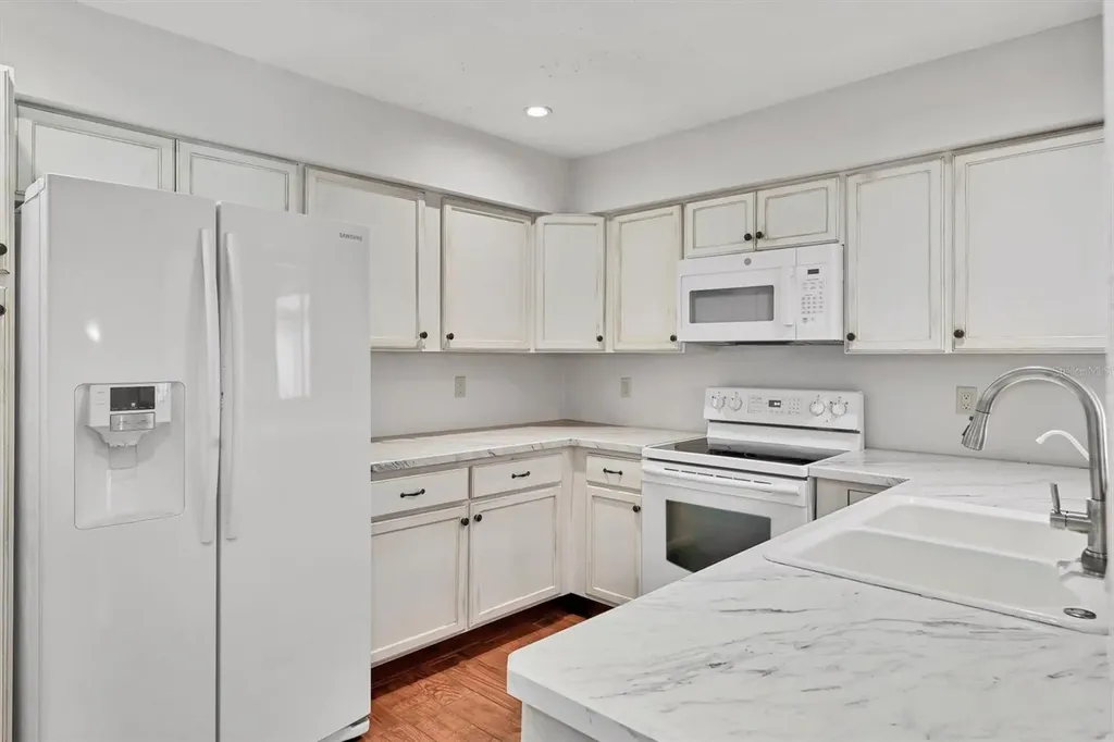 7365 S Leewynn Drive Sarasota FL 34240