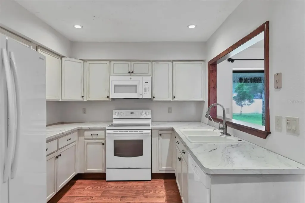 7365 S Leewynn Drive Sarasota FL 34240