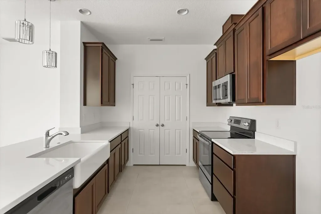 6973 Wilson Pasture Avenue Groveland FL 34736