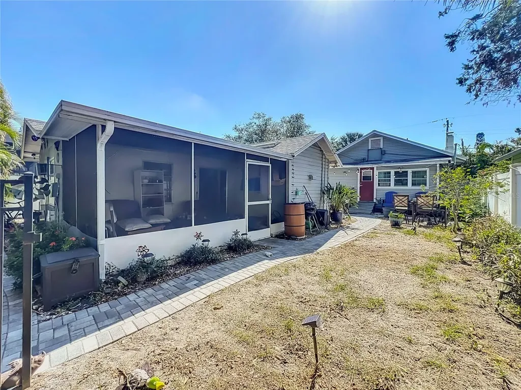 1687 Arlington Street Sarasota FL 34239