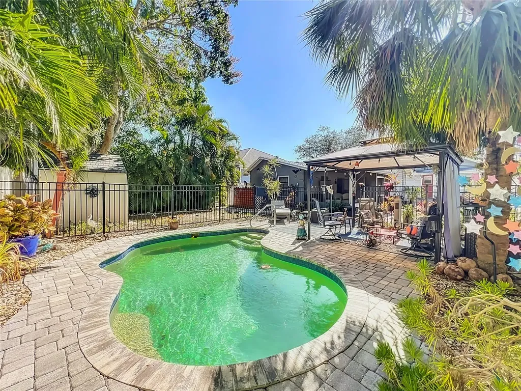 1687 Arlington Street Sarasota FL 34239