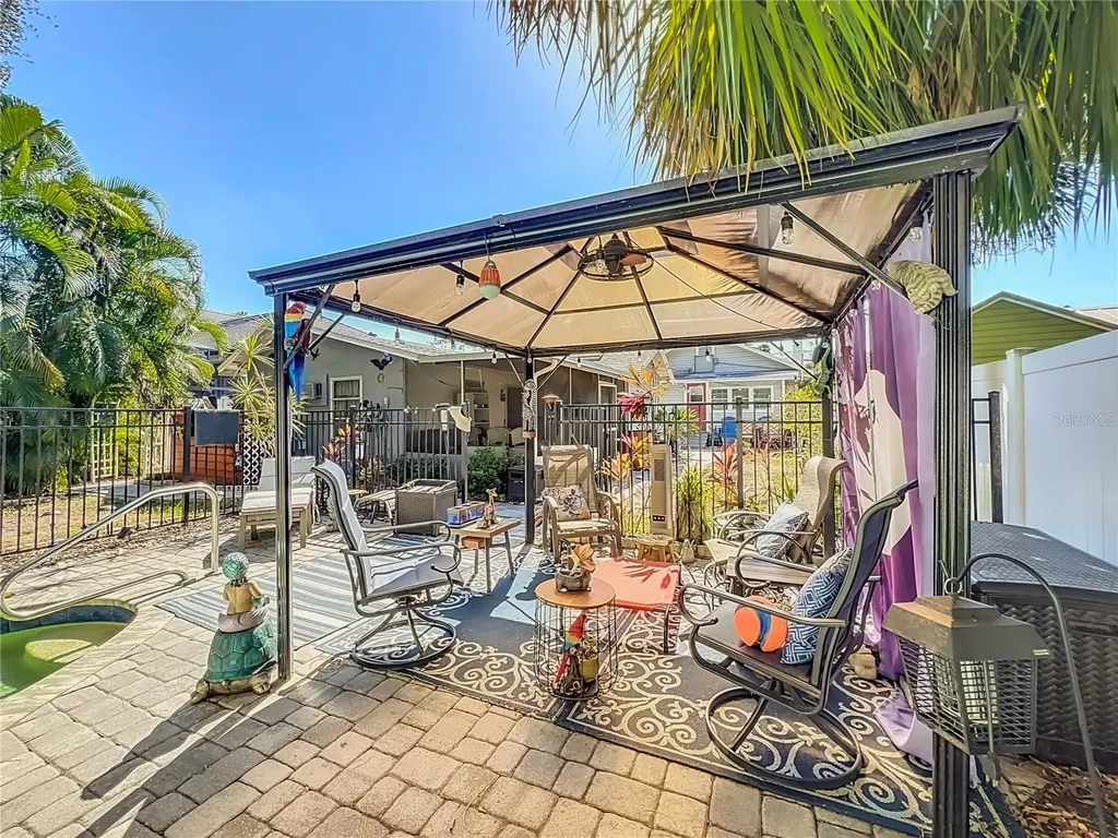 1687 Arlington Street Sarasota FL 34239