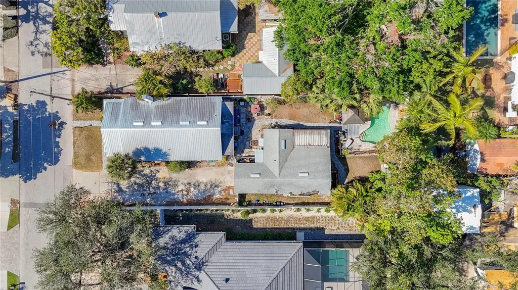 1687 Arlington Street Sarasota FL 34239