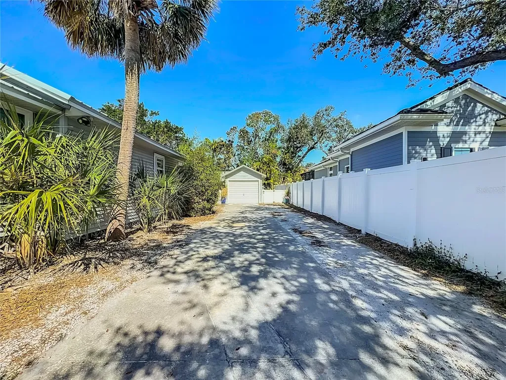 1687 Arlington Street Sarasota FL 34239