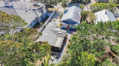 1687 Arlington Street Sarasota FL 34239