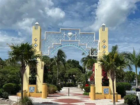 1687 Arlington Street Sarasota FL 34239