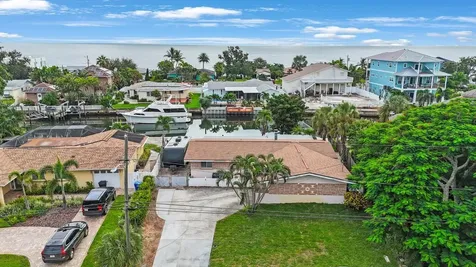 3560 Beach Drive SE St Petersburg FL 33705