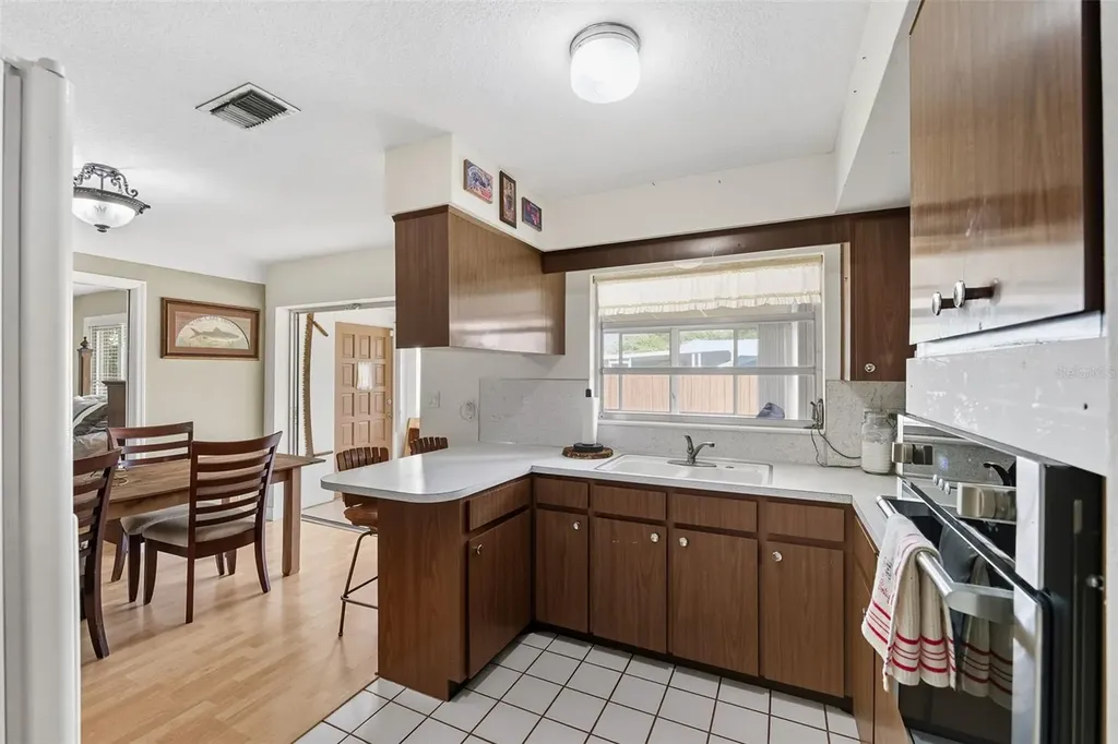 1701 Pinellas Point Drive S St Petersburg FL 33712