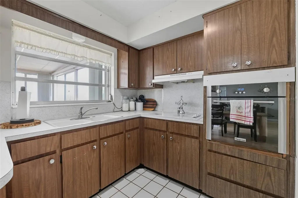1701 Pinellas Point Drive S St Petersburg FL 33712