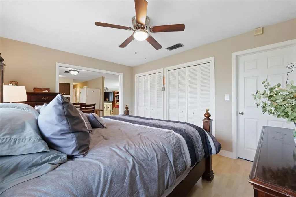1701 Pinellas Point Drive S St Petersburg FL 33712