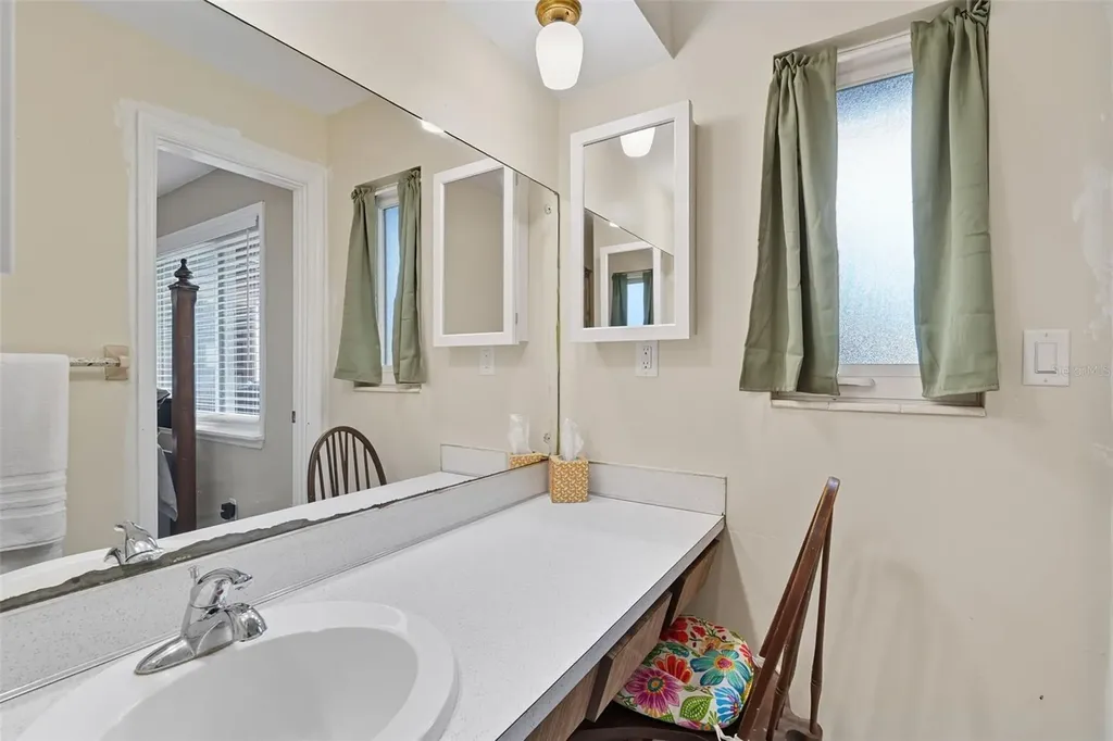 1701 Pinellas Point Drive S St Petersburg FL 33712