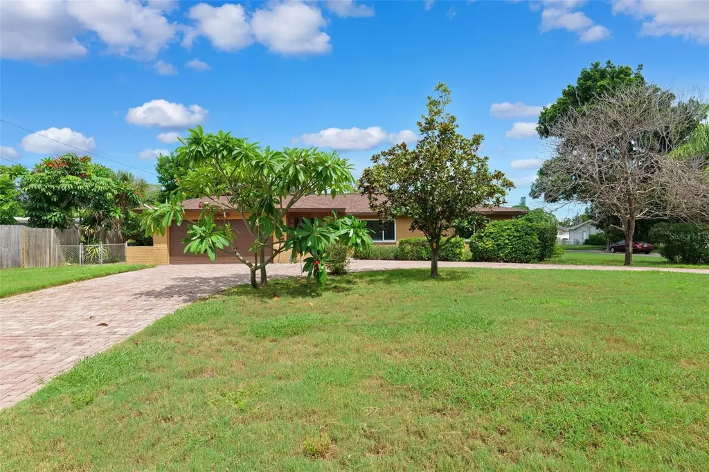 1701 Pinellas Point Drive S St Petersburg FL 33712