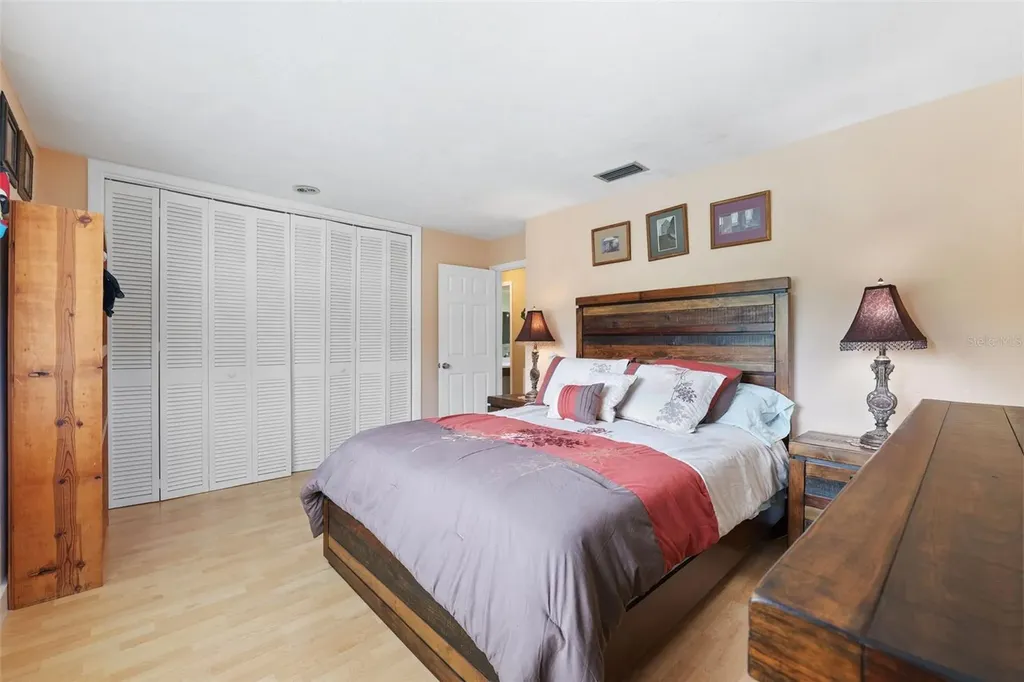 1701 Pinellas Point Drive S St Petersburg FL 33712