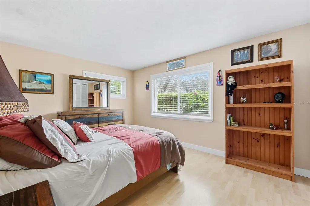 1701 Pinellas Point Drive S St Petersburg FL 33712