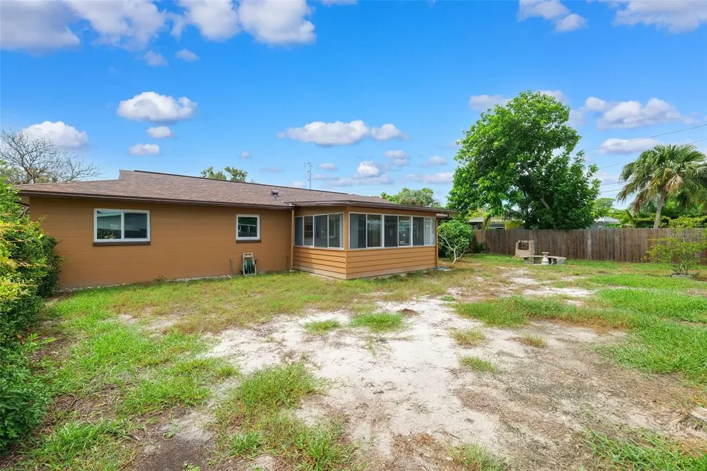 1701 Pinellas Point Drive S St Petersburg FL 33712